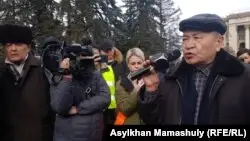 Полиция Демпартия митингісіне қатысқандарды ұстады, арасында Жүкеев те бар