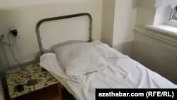 ДДСҰ сапары қарсаңында Түркіменстанда жүздеген адам жатқан стационар босап қалды