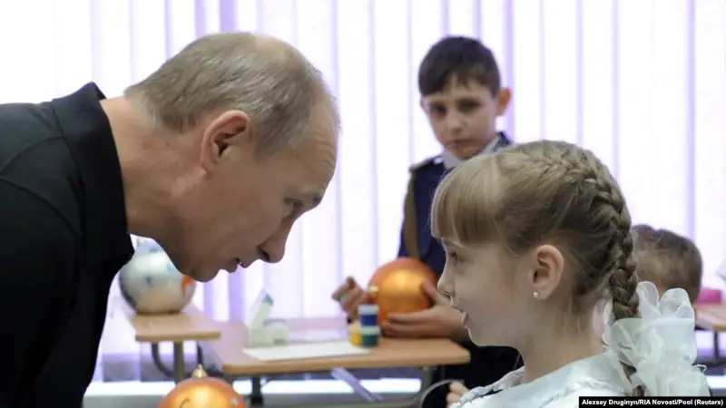 Путин орыс тілін русофобтар мен маргиналдардан қорғау қажеттігін айтты