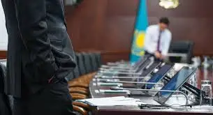 Сылтауы бітпейтін әкім