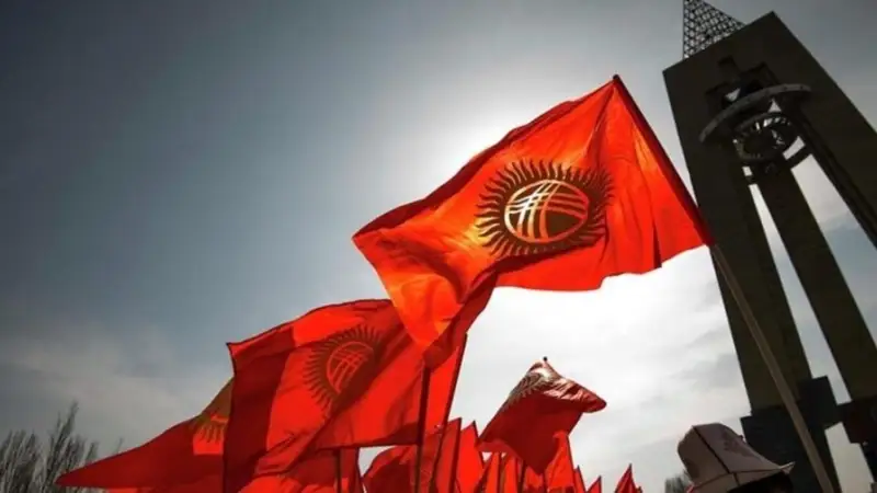 Қырғызстанда жаппай тәртіпсіздік болып, 100-ден аса адам жараланды