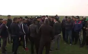 Жұмысшының жалақысын мандытпаған қытайлықтар жол салып жарыта ма?