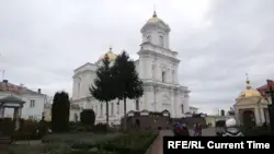 Украинада қарулы адам автобусты басып алып, жолаушыларды кепілге алды