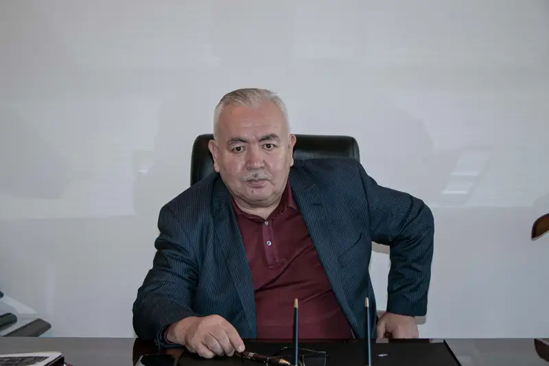 «Театрдың техникалық жағы сіңіріне ғана ілініп тұр». Директор Әуезов театрының жағдайы туралы айтты