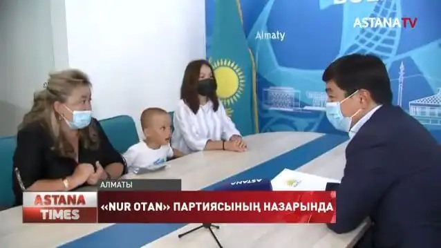 Байбек қаза тапқан полицей Аян Ғалиевтің отбасымен кездесті