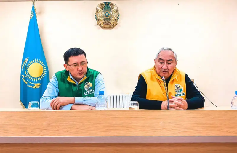 Жигули Дайрабаев Қарағанды ботаникалық бағының жойылуына жол бермейтінін мәлімдеді