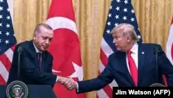 Трамп пен Ердоған телефон арқылы ынтымақтастық мәселелерін талқылады