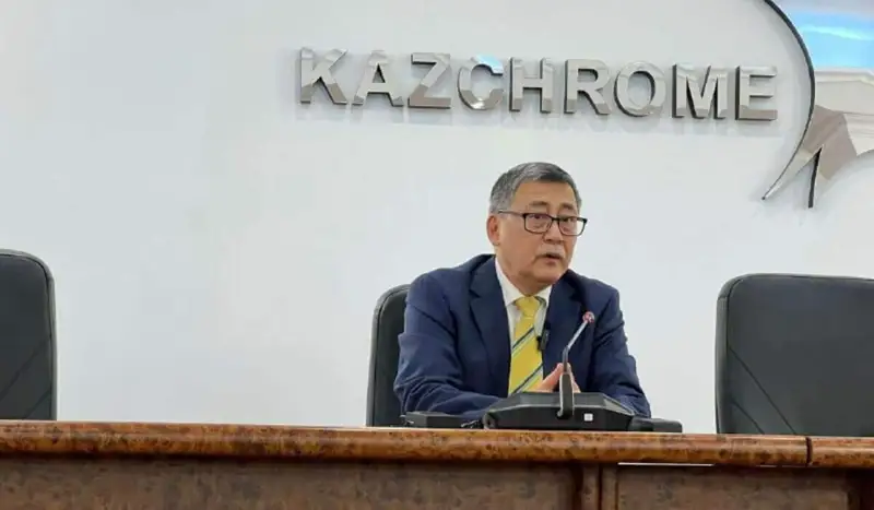 ҚР Президенттігіне кандидат Мейрам Қажыкен «Айман-Шолпан» пьесасына жұбайымен бірге барды