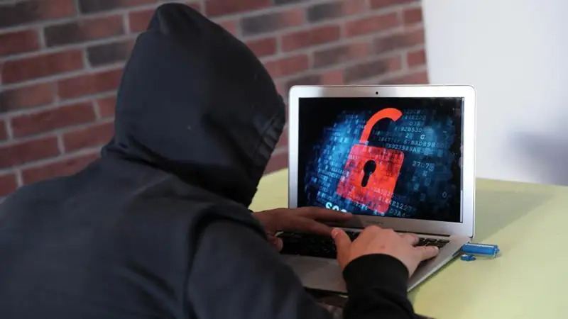 Қаскөйлер онлайн да опындырады