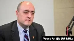 АЕ/АР президенті: Үкіметтер коронавирус туралы шындықты жасырады, біз адамдарды құтқаруға тырысамыз