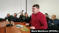 Оралда журналиске күш көрсетті деп айыпталған блогердің соты өтіп жатыр
