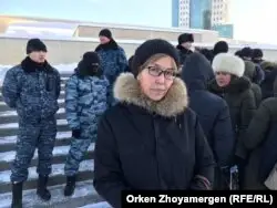 &amp;quot;Алтын алқа&amp;quot; иегері Гүлнар Рақымжанова Ақордаға барар жолда тұр. Нұр-Сұлтан, 16 желтоқсан 2019 жыл.