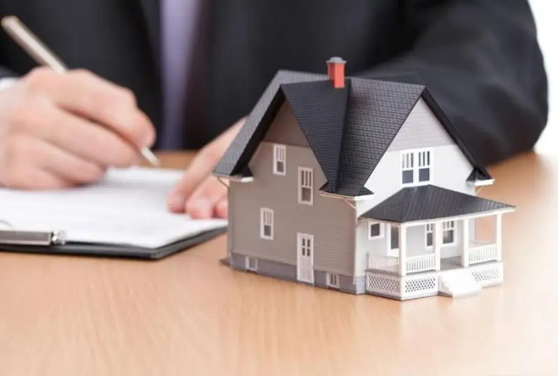 Сенатор елдегі Баспана беру ережесін жеңілдету керектігін айтты