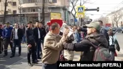 Сот Азаттықтың шағымы бойынша істі жүргізген полицейдің әрекетін заңсыз деп тауып, істі қайта тергеуге жіберді