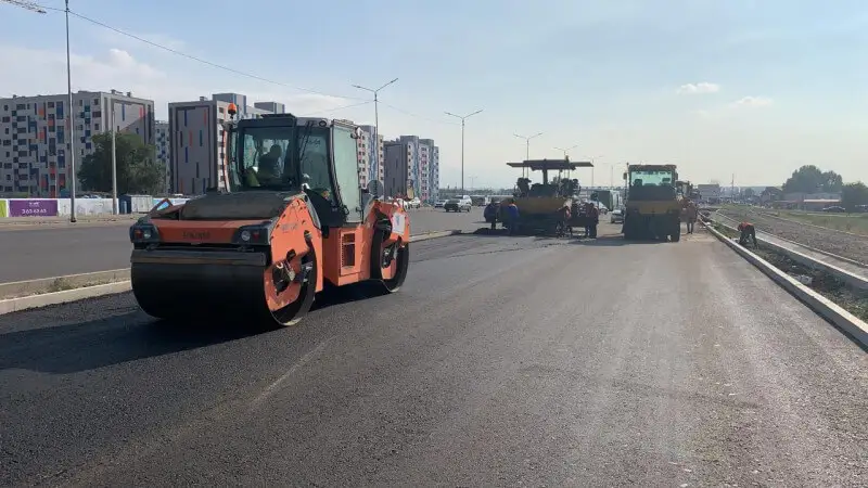 Сақалды құрылыс. Алтын Орда маңындағы жолайрыққа асфальт төселе бастады