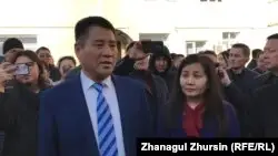 &amp;quot;Шығыс-мұнай және сервистік қызмет&amp;quot; компаниясының бас директоры Чжан Баоцзюнь жұмысшыларға жағдайды түсіндіріп тұр. Ақтөбе, 11 қазан 2019 жыл.