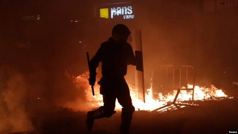 Барселонада полициямен қақтығыс кезінде ондаған адам зардап шекті