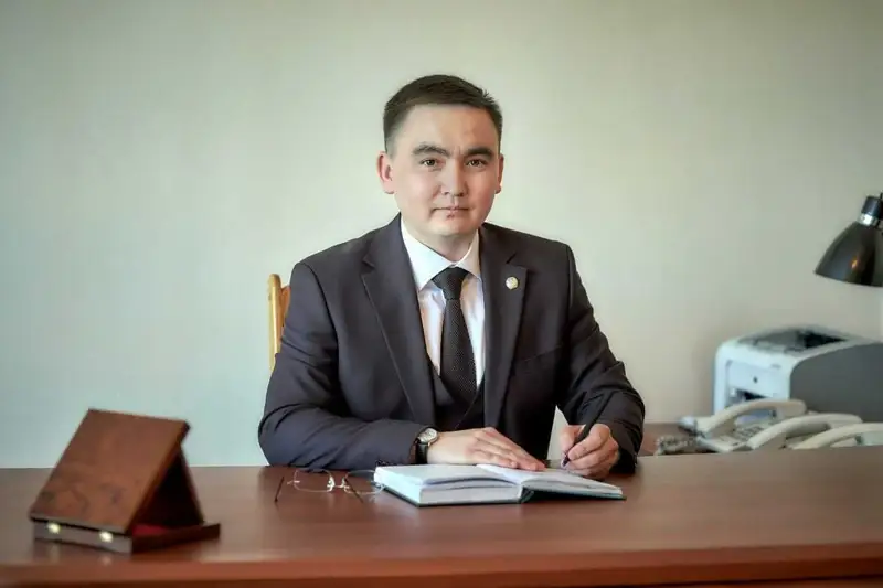 Жапон елшісін қарсы алған Садырбаев  Әуезовті неге ұмытты?..