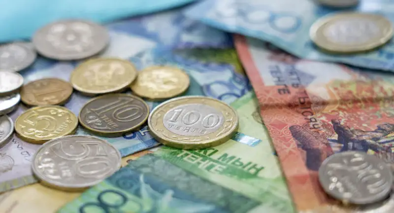 Жалақыдағы теңсіздік  әлеумет арасын алшақтатып тұр