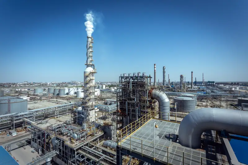 ҚазМұнайГаз: Атырау мұнай өңдеу зауытында орын алған оқиғаға кінәлілер жазаланатын болады