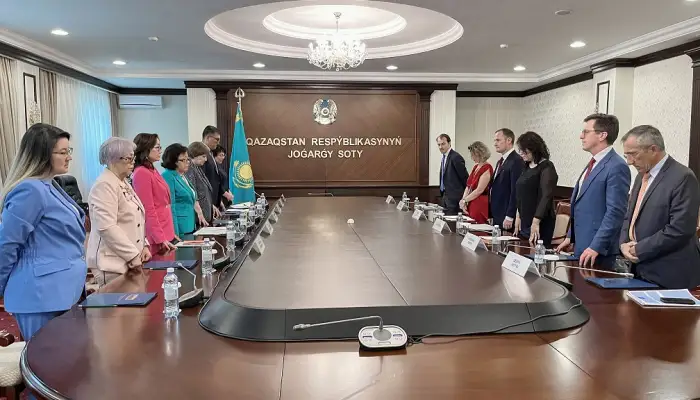 Сот төрелігі мен нотариаттық қызмет мүдделері - құқықтық қорғаудың жалпы функциясы