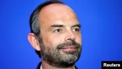 Францияны 11 мамырдан бастап карантиннен шығарғысы келген үкіметті сенат қолдамады