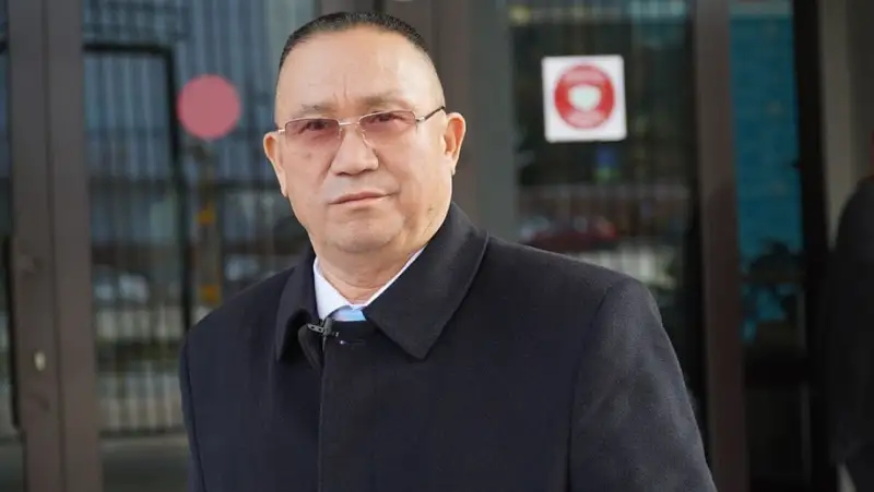 Нұрлан Әуесбаев бір-біріне жақын салынған ғимаратқа қарсы бейбіт митингіге қатысты