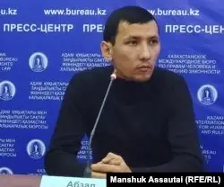 Демпартияны құру бойынша бастама топ мүшесі Алатау ауданының тұрғыны Абзал Достияров. Алматы, 16 қаңтар 2020 жыл.