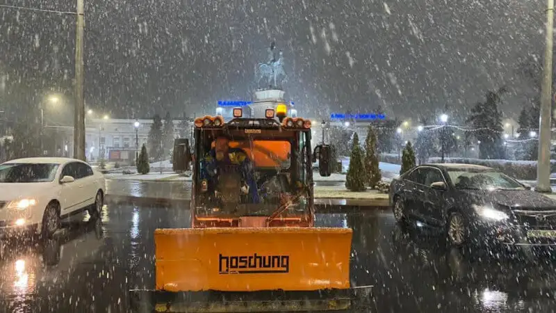 Қар салдарынан 39 жол апаты болып, екі адам қаза тапты