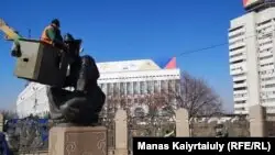 Алматы мен Нұр-Сұлтанда полиция митингі өтеді деген аумақта белсенділерді ұстай бастады