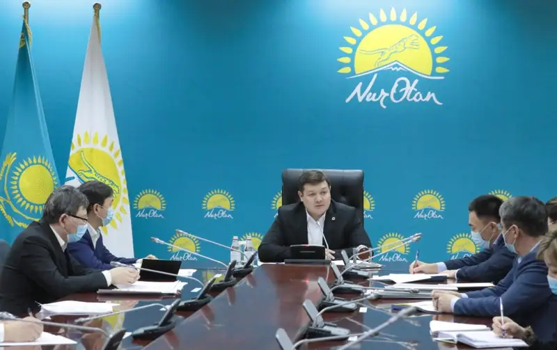 Асхат Оралов Nur Otan-ның барлық өңірлік филиалдарымен кеңес өткізді