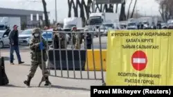Алматыда блокбекеттерді айналып өтпек болған таксистер ұсталды