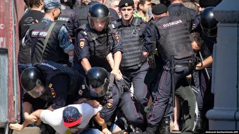 Бір топ священник Мәскеу ісі бойынша сотталғандарды қолдап, ашық хат жазды