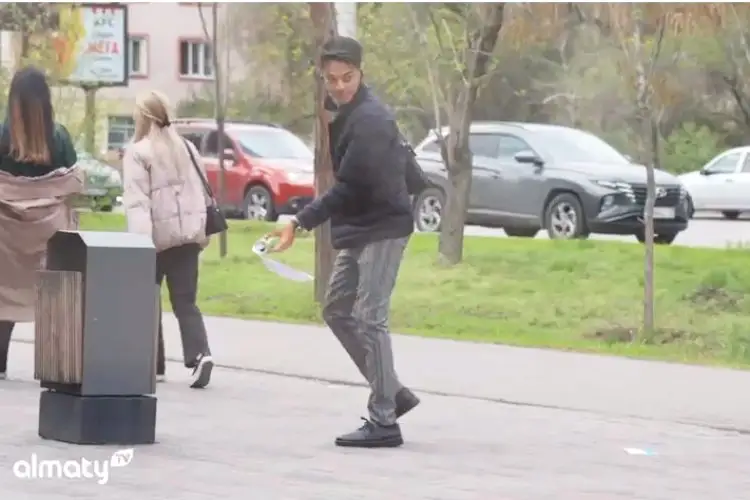 Урнаға таста!: Алматыда ерекше әлеуметтік эксперимент өткізілді