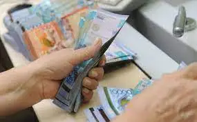 Тоқаев ең төменгі жалақы мөлшерін өсіру туралы шешім қабылдады