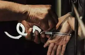 Атырауда белгілі журналистің көлігін өртеп жіберген күдікті ұсталды