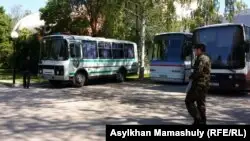 Алматы әкімдігі бейбіт жиынға рұқсат керек емес дейтін заң қабылданса да митинг өткізуге тыйым салды