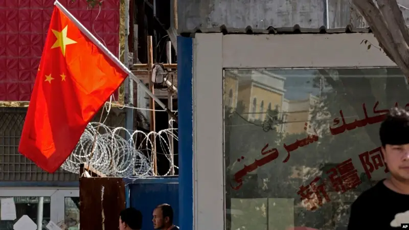 HRW Қытайдан Шыңжаңда арнайы орындарда отырған балаларды босатуды талап етті