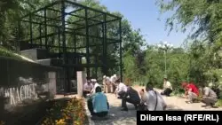 Шымкентте қуғын-сүргін құрбандарын еске алған белсенділер қазіргі қудалау туралы да айтты