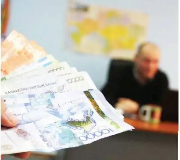 Әркім әлі келгенінше «жеп» жатыр
