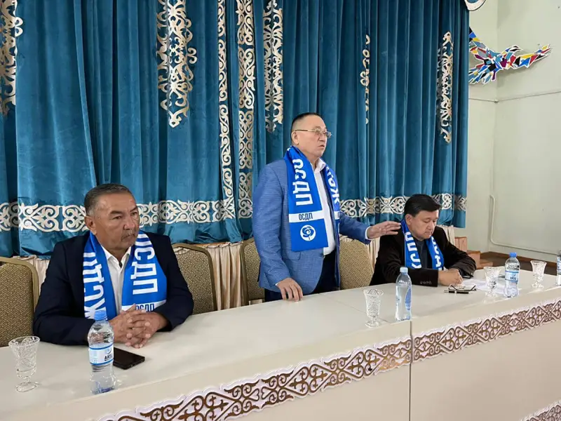 Нұрлан Әуесбаев Шымкентте сайлаушылармен кездесу өткізді