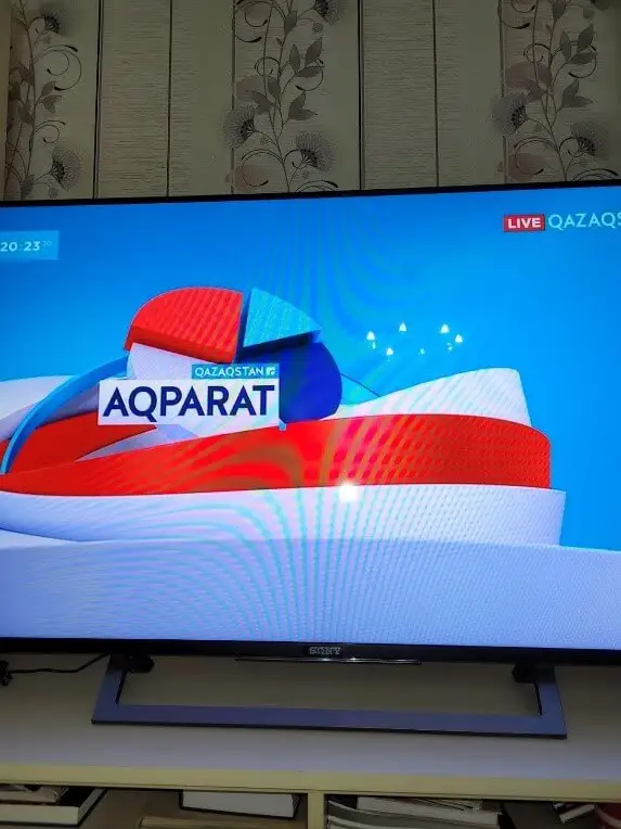 «Қазақстан» Ресей туы тасасында тұрған жоқ па?!