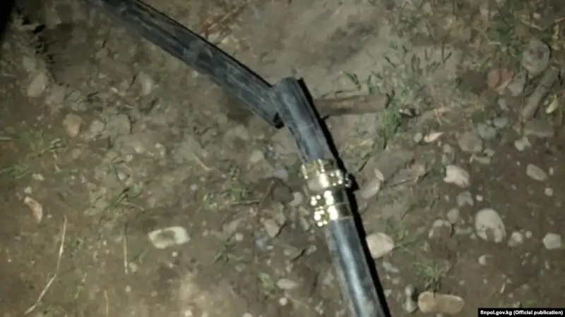 Қазақстаннан Қырғызстанға мұнай өнімдерін заңсыз тасымалдаған құбыр табылды