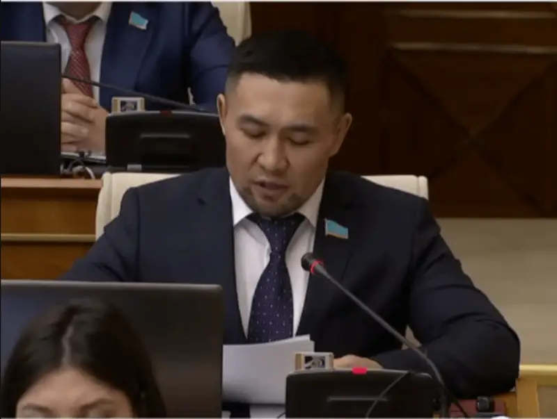 Назаров жастарды тәрбиелеуді бастап кетті (видео)