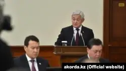 Біртанов вирус жұқтырған соң онымен бірге болған Мамин мен Сапарбаев өзін оқшаулады