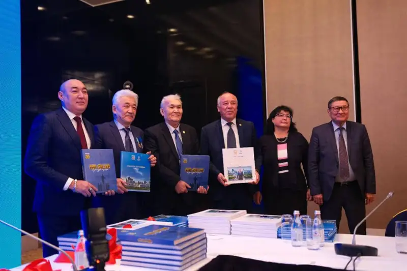 Нұр-Сұлтанда қаланың даму тарихы туралы кітаптар таныстырылды