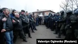 Украина: Наразылықтан кейін Қытайдан эвакуацияланғандар шипажайға орналастырылды