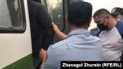 Ақтөбеде митинг заңын бұзған белсенді Тарбия Алмашеваға сот ескерту жасады