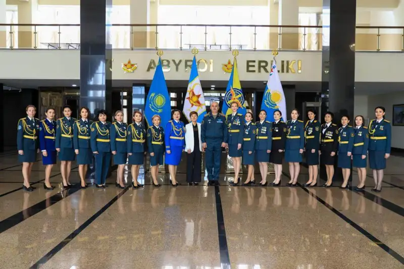 Әскери қызметті әйелдер де адал атқаруда