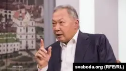 Лукашенко Бакиевке резиденциясы маңынан жер бөліп берді